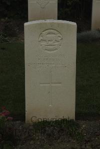 Vermelles British Cemetery - Perkins, F
