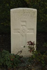 Vermelles British Cemetery - Perry, George