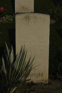 Vermelles British Cemetery - Peterson, Joseph