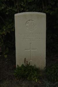 Vermelles British Cemetery - Place, Thomas