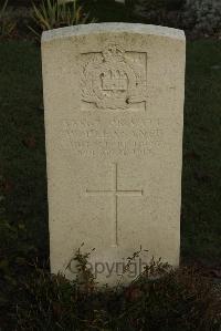 Vermelles British Cemetery - Pleasance, W