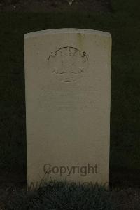 Vermelles British Cemetery - Pratt, G