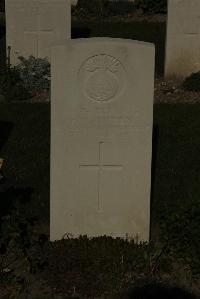 Vermelles British Cemetery - Ramsden, F