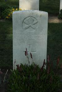 Vermelles British Cemetery - Rayner, Arthur Tamplin