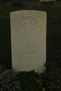 Vermelles British Cemetery - Rayner, W D