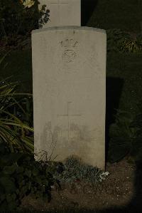 Vermelles British Cemetery - Renouf, Albert