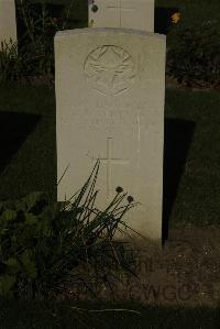 Vermelles British Cemetery - Robertson, David