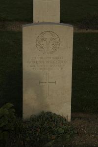 Vermelles British Cemetery - Robertson, Gordon