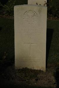 Vermelles British Cemetery - Robertson, Thomas Paterson