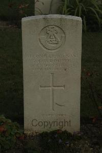 Vermelles British Cemetery - Rooper, Trevor Godolphin Hungerford