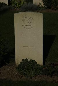 Vermelles British Cemetery - Rosier, Tom