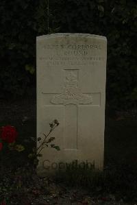 Vermelles British Cemetery - Round, C