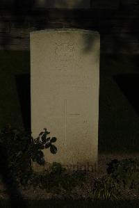 Vermelles British Cemetery - Ruggles, A