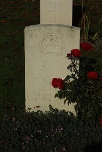Vermelles British Cemetery - Salmon, Frederick