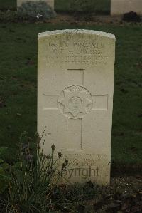 Vermelles British Cemetery - Sanders, Charles Enos