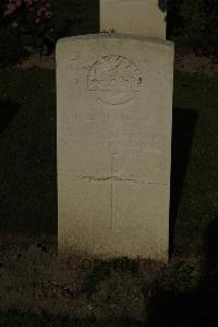 Vermelles British Cemetery - Sayer, Stephen