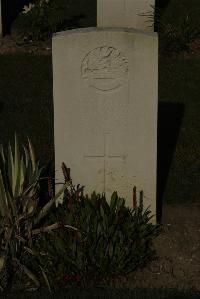 Vermelles British Cemetery - Simmonds, P