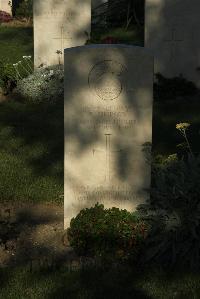 Vermelles British Cemetery - Simpson, P