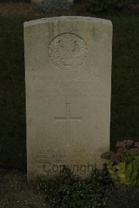 Vermelles British Cemetery - Simpson, R
