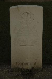 Vermelles British Cemetery - Smith, R