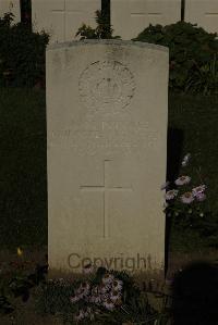 Vermelles British Cemetery - Stawman, Clifford