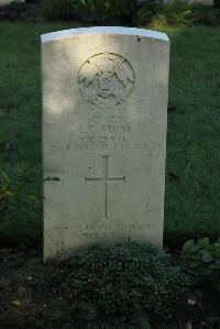 Vermelles British Cemetery - Stone, E C