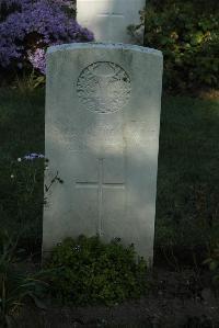 Vermelles British Cemetery - Taylor, Peter Stephen