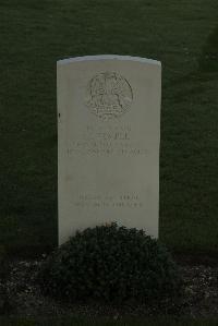 Vermelles British Cemetery - Temple, John