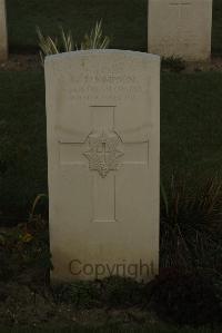 Vermelles British Cemetery - Thompson, N