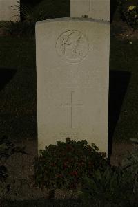 Vermelles British Cemetery - Thurston, Maynard John William