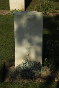 Vermelles British Cemetery - Tough, Victor John Arthur