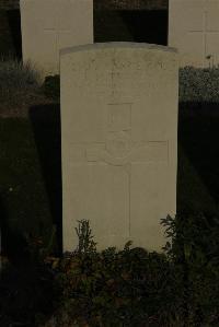 Vermelles British Cemetery - Tracey, P H