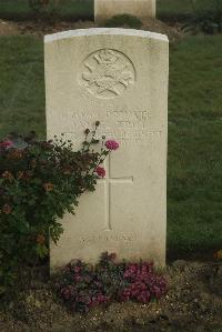 Vermelles British Cemetery - Troy, Daniel