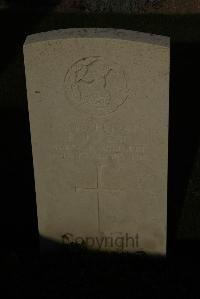 Vermelles British Cemetery - Veal, Edward John
