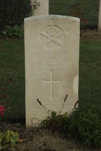 Vermelles British Cemetery - Vinall, Stephen John