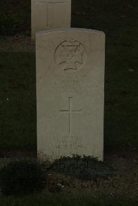 Vermelles British Cemetery - Walters, F