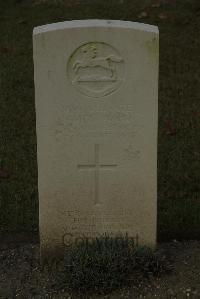 Vermelles British Cemetery - Ward, James