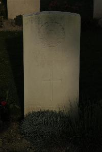 Vermelles British Cemetery - Waring, Thomas Harold