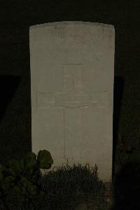 Vermelles British Cemetery - Warren, E