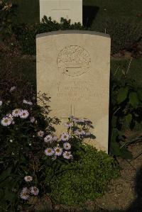 Vermelles British Cemetery - Watton, Thomas