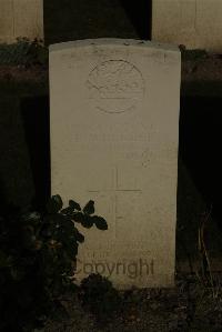 Vermelles British Cemetery - Wheeler, F