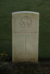 Vermelles British Cemetery - White, Andrew Logan