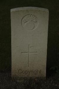Vermelles British Cemetery - Williams, R