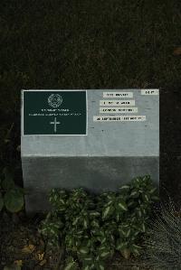 Vermelles British Cemetery - Willie, John McMahon