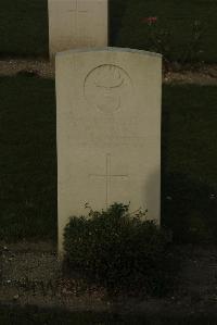Vermelles British Cemetery - Woods, Frank
