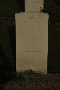 Vermelles British Cemetery - Woods, J T