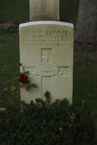 Vermelles British Cemetery - Woolley, George Robert