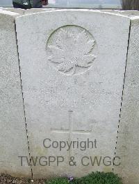 Wancourt British Cemetery - Bell, D B