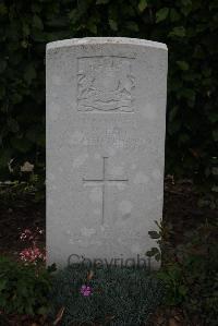 Wancourt British Cemetery - Bell, Frederick William