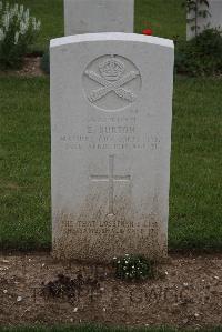 Wancourt British Cemetery - Burton, Z
